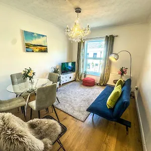https://central-cambridge-fig-tree-house-flat-2.cambridgehotelsuk.com